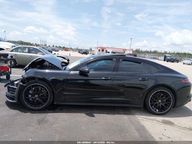 Porsche Panamera 4