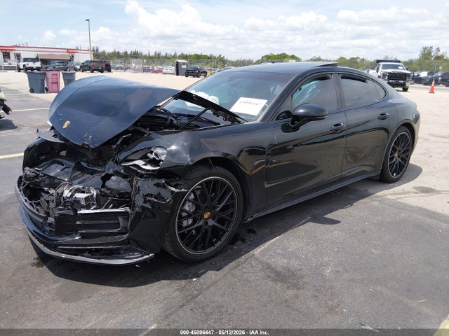 Porsche Panamera 4