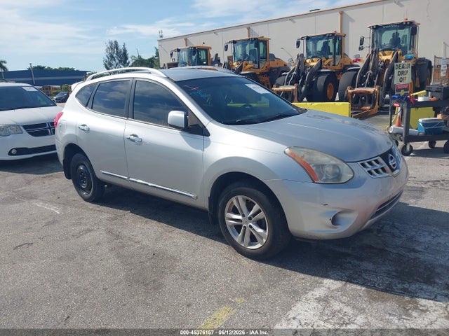 Salvage Nissan Rogue Image