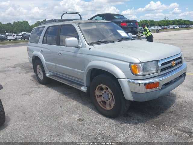 Salvage Toyota 4Runner Image