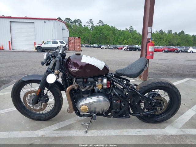 Triumph Bonneville Bobber