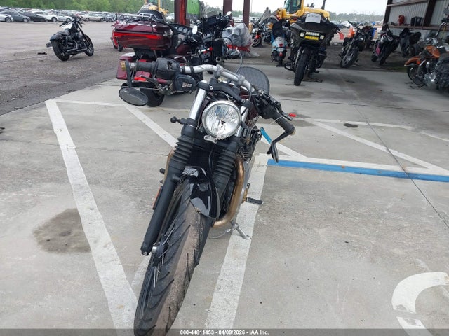 Triumph Bonneville Bobber