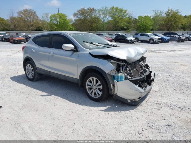 Salvage Nissan Rogue Image