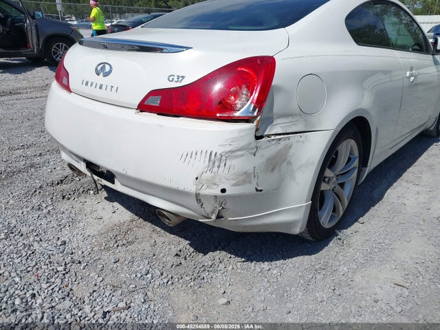 INFINITI G37 Journey