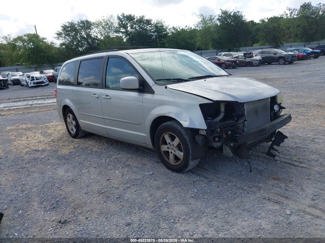 Salvage Dodge Grand Caravan Image