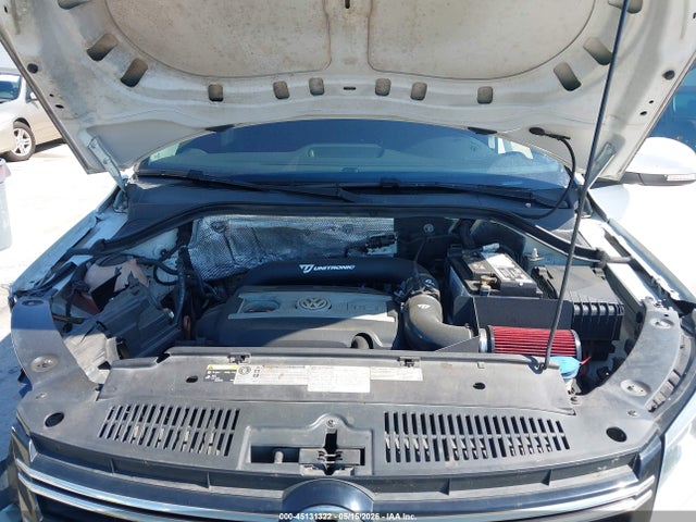 Volkswagen Tiguan S