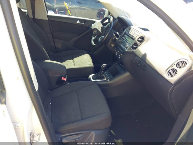 Volkswagen Tiguan S