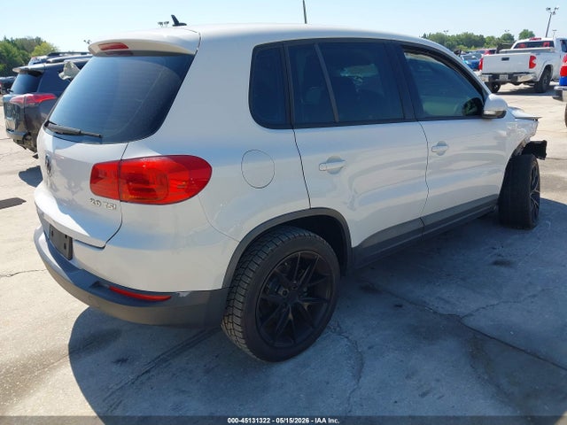 Volkswagen Tiguan S