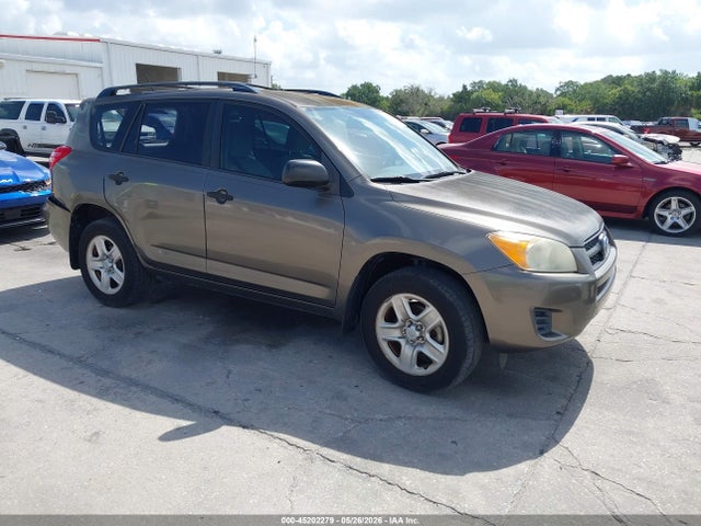 Salvage Toyota RAV4 Image