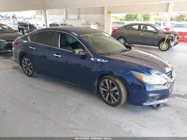 Salvage Nissan Altima Image