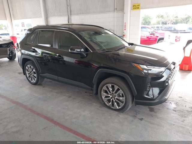 Salvage Toyota RAV4 Image