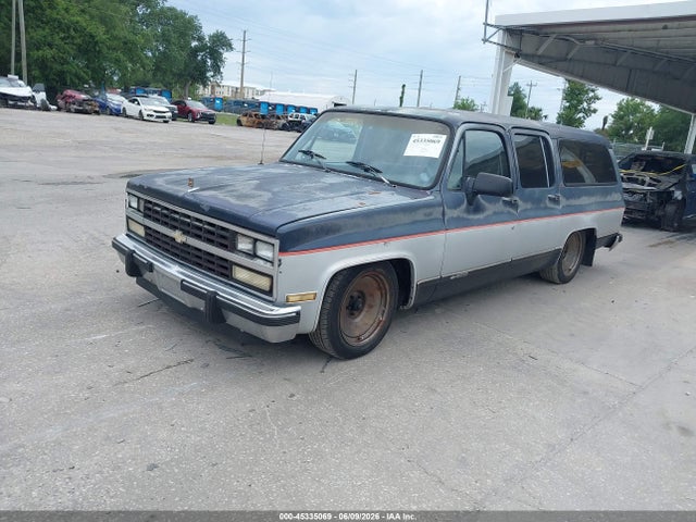 Chevrolet Suburban R1500