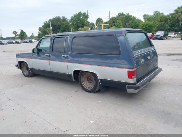 Chevrolet Suburban R1500