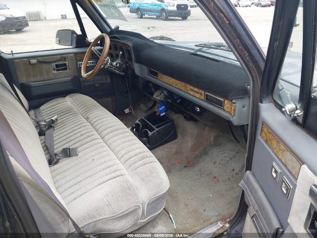Chevrolet Suburban R1500