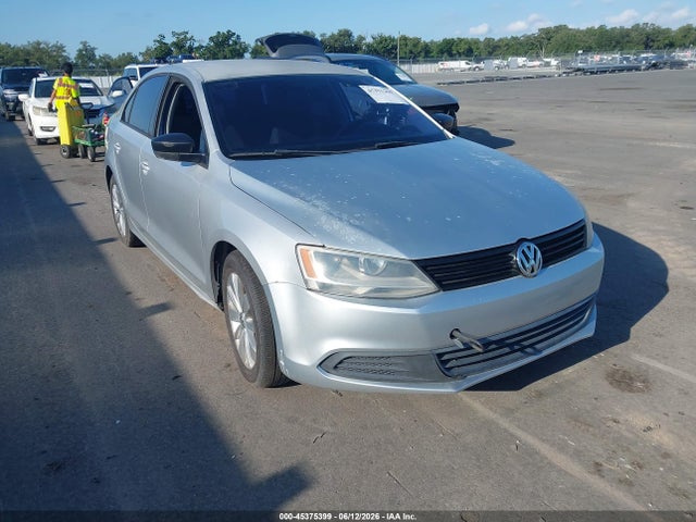 Salvage Volkswagen Jetta Image