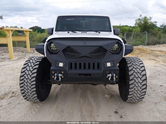 Jeep Wrangler Sahara