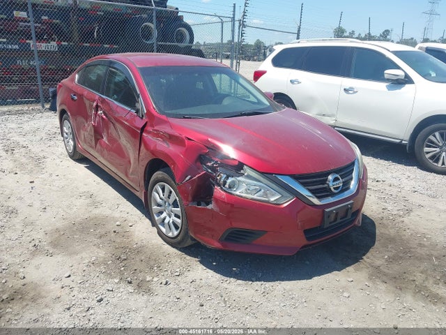 Salvage Nissan Altima Image