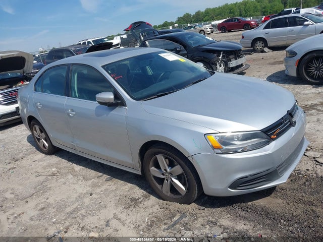 Salvage Volkswagen Jetta Image