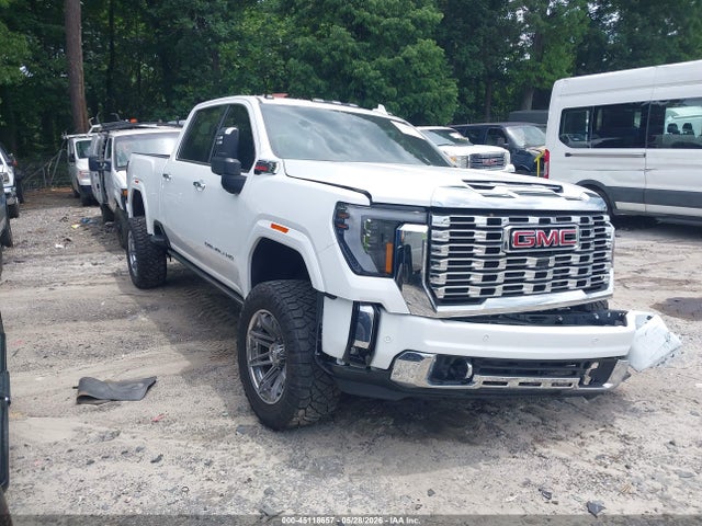 Salvage General Motors Sierra 2500HD Image