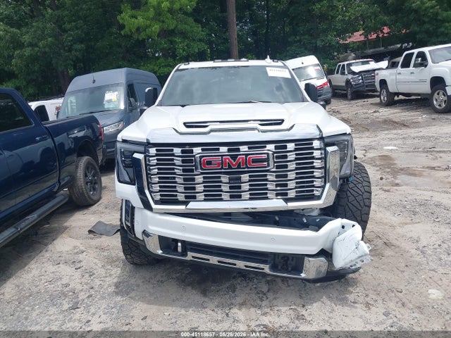 General Motors Sierra 2500HD 4wd  Standard Bed Denali