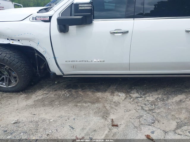 General Motors Sierra 2500HD 4wd  Standard Bed Denali
