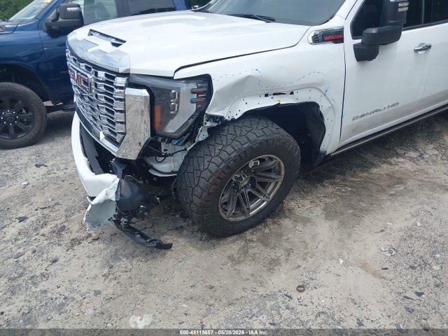General Motors Sierra 2500HD 4wd  Standard Bed Denali