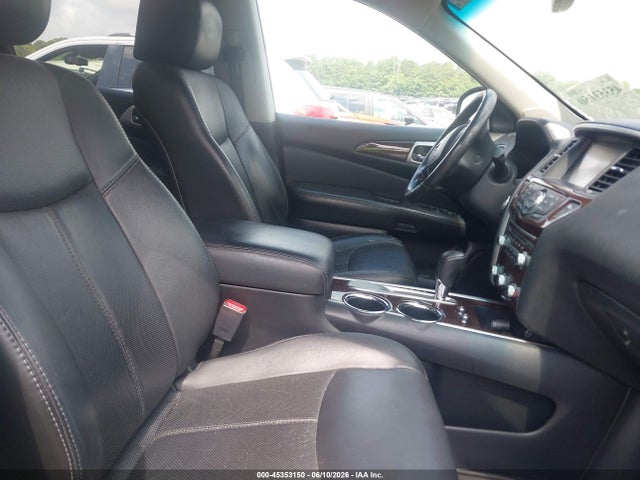 Nissan Pathfinder Platinum