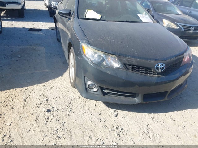 Salvage Toyota Camry Image