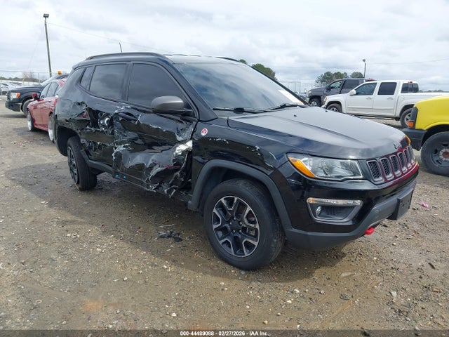 Salvage Jeep Compass Image