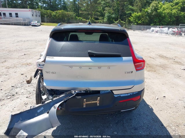 Volvo XC40 T5 R-design