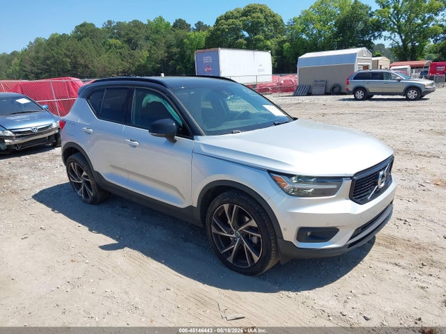 Volvo XC40 T5 R-design