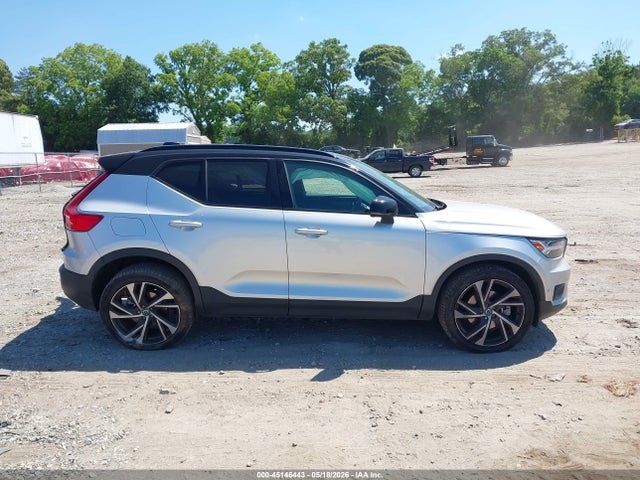 Volvo XC40 T5 R-design