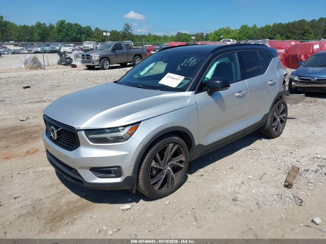 Volvo XC40 T5 R-design