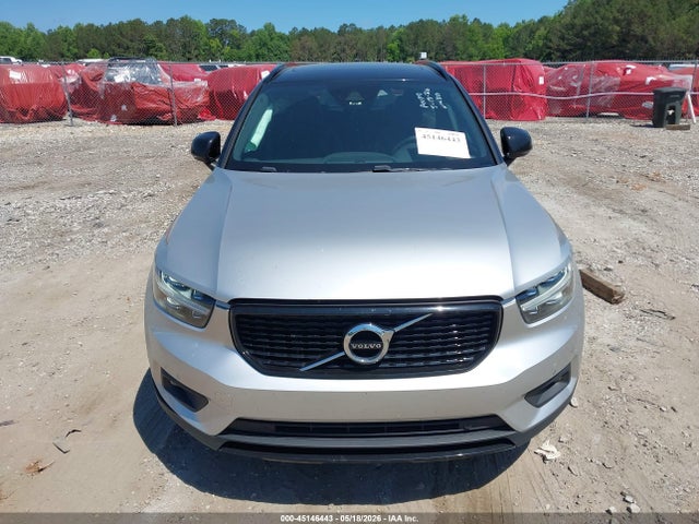 Volvo XC40 T5 R-design