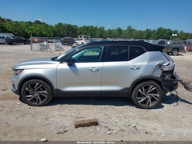 Volvo XC40 T5 R-design