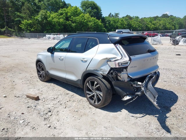 Volvo XC40 T5 R-design