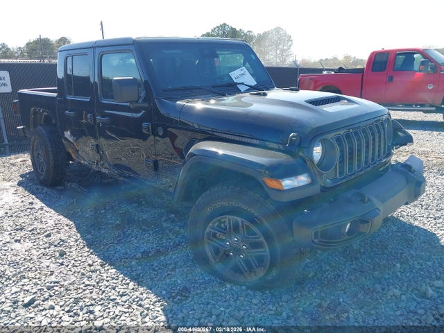 Salvage Jeep Gladiator Image