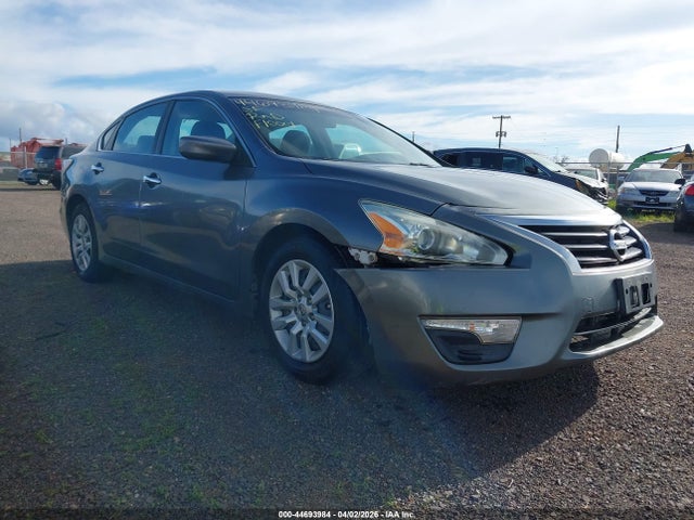 Salvage Nissan Altima Image