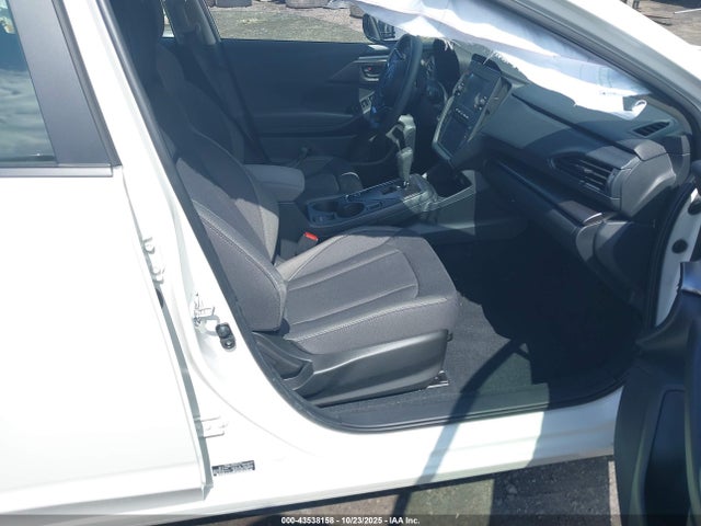 Subaru Impreza Base 5-door