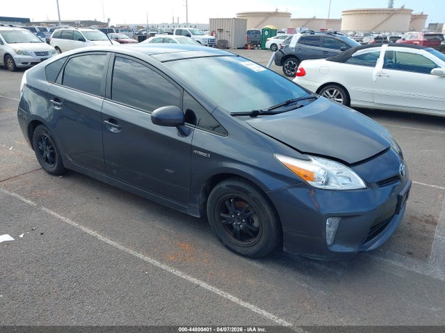 Salvage Toyota Prius Image