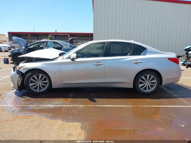 INFINITI Q50 Premium
