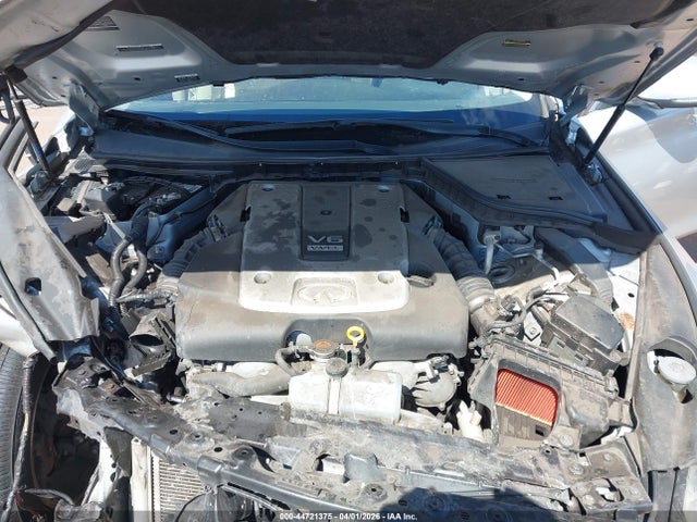 INFINITI Q50 Premium