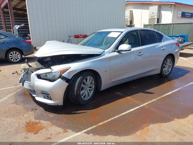 INFINITI Q50 Premium