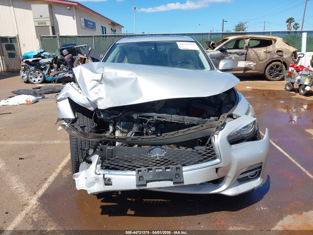 INFINITI Q50 Premium