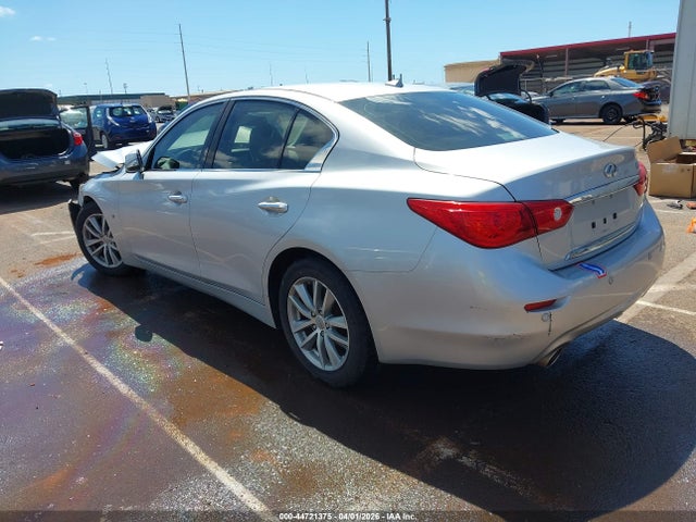 INFINITI Q50 Premium