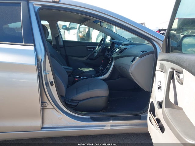 Hyundai ELANTRA Se