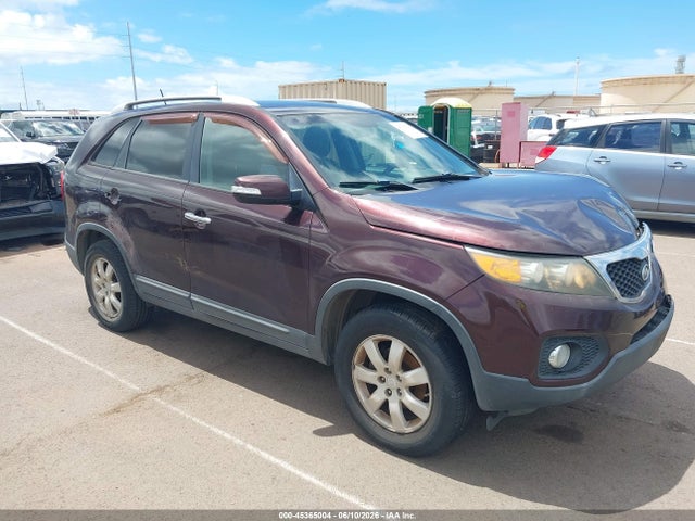 Salvage Kia Sorento Image