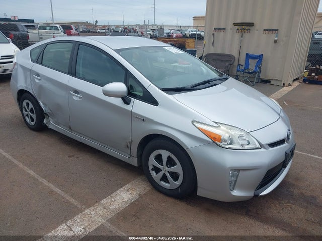 Salvage Toyota Prius Image