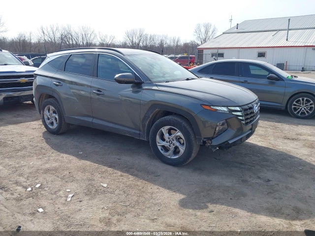 Salvage Hyundai TUCSON Image