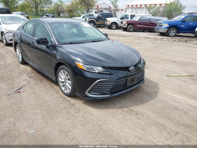 Salvage Toyota Camry Image